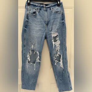 Hollister Smiley Face Ultra High-Rise Mom Jeans 27x25